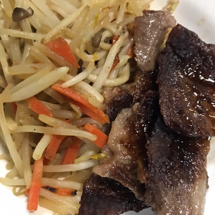 もやし炒めと牛肉の焼肉用のお肉炒め レシピ 作り方 By Xmickyx 楽天レシピ もやし炒めと牛肉の焼肉用のお肉炒め レシピ 作り方 By Xmickyx 楽天レシピ